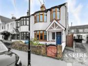 4 Bed, End of Terrace, Cliffsea Grove, Southend on sea,... 4 Bed, End of Terrace, Cliffsea Grove, Southend on sea,...