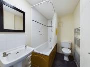 4 bed end of terrace house to rent in Canterbury Way,...