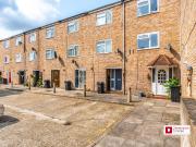 4 bed End of Terrace to rent in Hackney, E5, from...