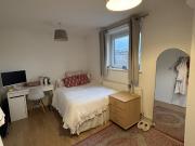 4 bed flat 5 minutes from Shoreditch