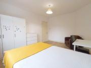 4 Bed Flat, Bronti Close, SE17