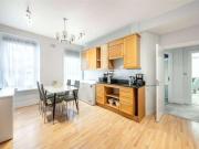 4 bed flat for sale