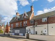 4 bed Flat To Let