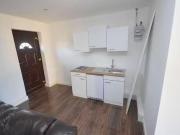 4 bed flat to rent in Beehive Lane, IG4, Ilford