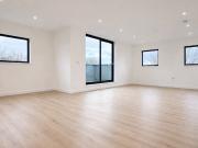 4 bed flat to rent in c Maybank Road, London