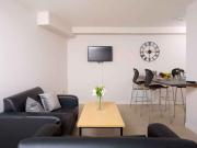 4 Bed Flat with Double Bed B Has an Apartment
