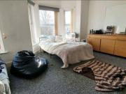 4 bed house Bills inc, transport Uni, Hospital