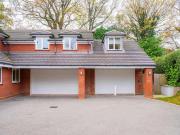 5 bed house for sale