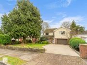 4 bed house for sale