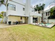 4 Bed House in Silver Lakes Golf Estate