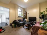 4 bed Mid Terraced House to rent in Cardiff South...