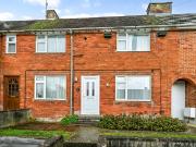 4 bed Mid Terraced House to rent in Hampshire, SO22,...