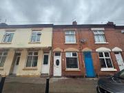 4 bed Mid Terraced House to rent in Leicester...