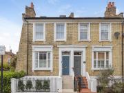 4 bed Mid Terraced House to rent in London Hammersmith...