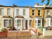 4 bed Mid Terraced House to rent in London Waltham...