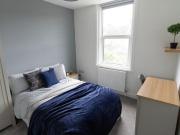 4 Bed Semi Detached House, Mayfield Road, SO17