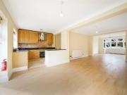 4 bed semi detached house to rent in Spencer Road,...