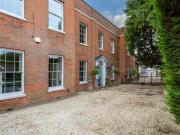 4 Bed, Terraced, Epsom, Surrey, KT18 [INVESTMENT PROPERTY]