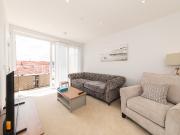 4 bed Terraced House To Let