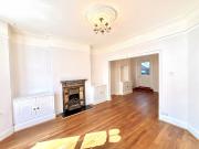 4 bed Terraced House To Let