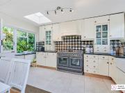 4 bed terraced house to rent in Clavering Avenue,...