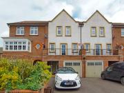 4 Bed Town House to rent