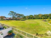 4 BEDROOM 1 STUDY TOWN HOSE IN RESORT COMPLEX