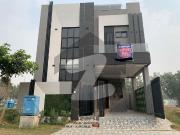 4 bedroom 5 marla house is available for sale near park...