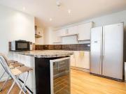 4 bedroom apartment for rent in Dulcie House Stepney...