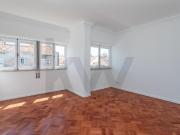 4 Bedroom Apartment for Rent on Rua Pascoal de Melo with...