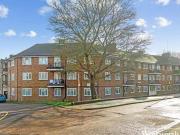 4 Bedroom Apartment For Sale In East Finchley, London