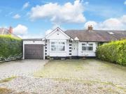 4 bedroom bungalow for sale in Epping Green Road Epping...