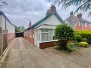 3 bedroom bungalow for sale in Leicester Road, Glen...