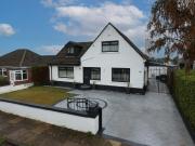 4 bedroom bungalow for sale in Willow Gardens, Bradford,...
