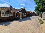 4 bedroom bungalow to rent
