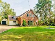4 bedroom chalet for sale in Lions Lane Ashley Heath...