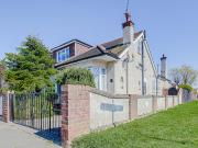 4 bedroom chalet for sale in Weybourne Gardens, Southend...