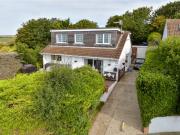 4 Bedroom Chalet House