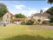 4 Bedroom Cottage House