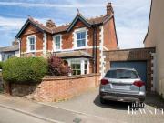 4 Bedroom Cottage House