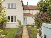 4 bedroom cottage to rent