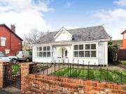 4 bedroom detached bungalow for rent in King Street,...