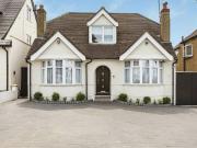 4 bedroom detached bungalow for sale