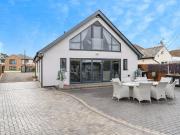 4 bedroom detached bungalow for sale