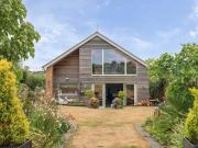 4 bedroom detached bungalow for sale