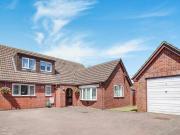 4 bedroom detached bungalow for sale in Arras Close...