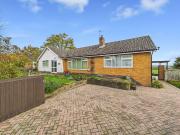 4 bedroom detached bungalow for sale in Green Lane,...
