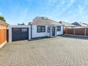 4 bedroom Detached Bungalow for sale, Newark Road, North...