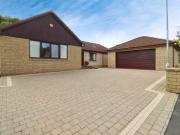 4 bedroom Detached Bungalow for sale, Perth Road,...