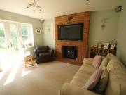 4 bedroom detached garage/parking space to rent